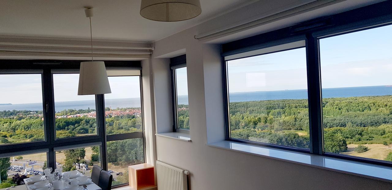 16th Floor View On The Sea And City. 15 Minutes Walk To The Beach. Leilighet *