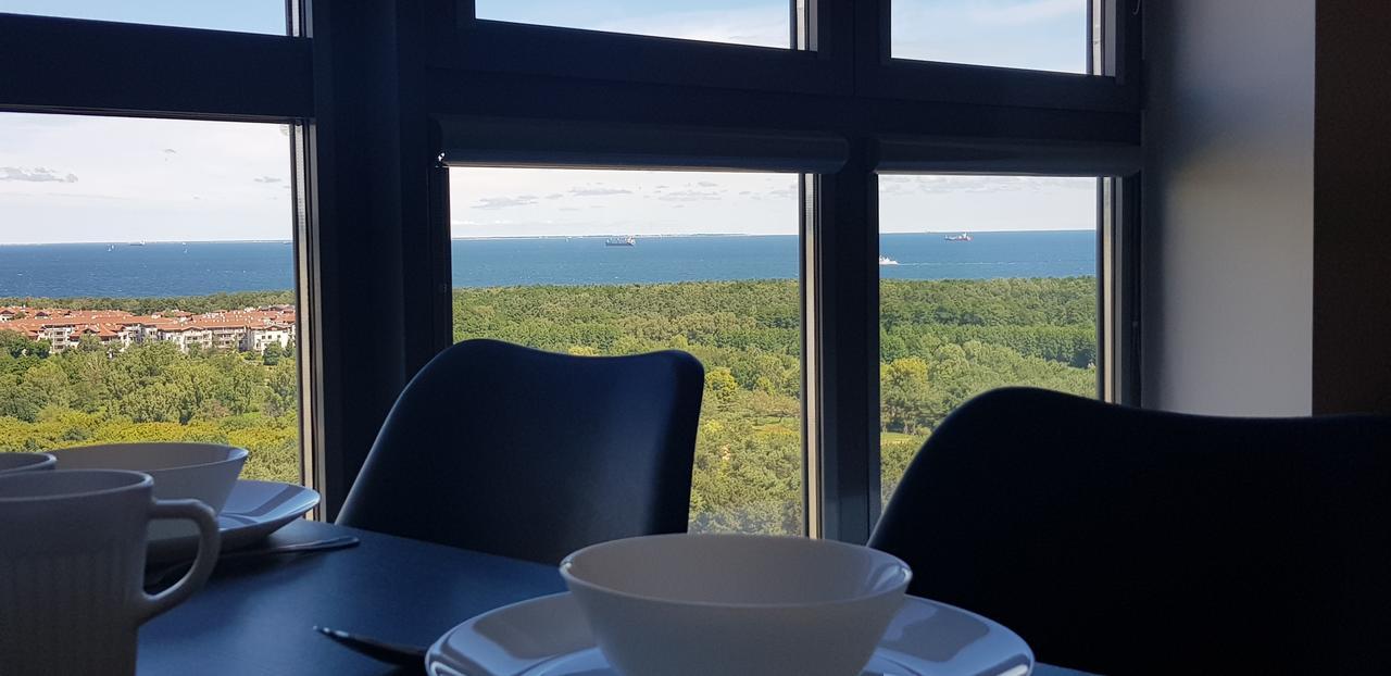 16th Floor View On The Sea And City. 15 Minutes Walk To The Beach. Leilighet *