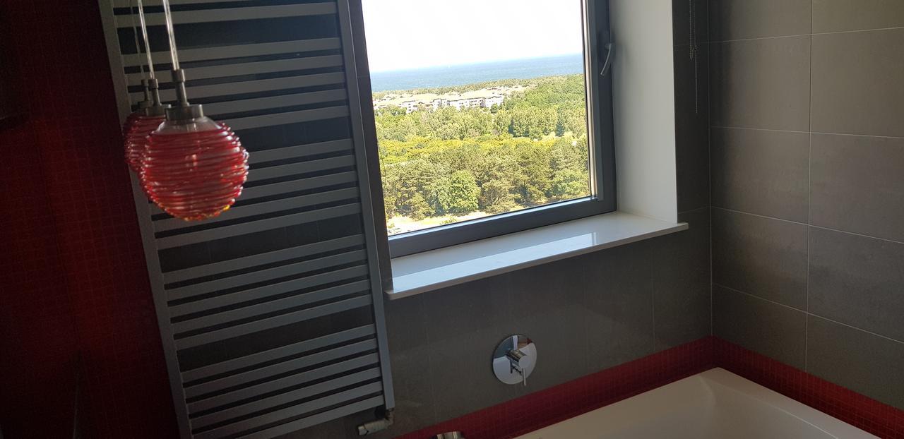 16th Floor View On The Sea And City. 15 Minutes Walk To The Beach. Leilighet