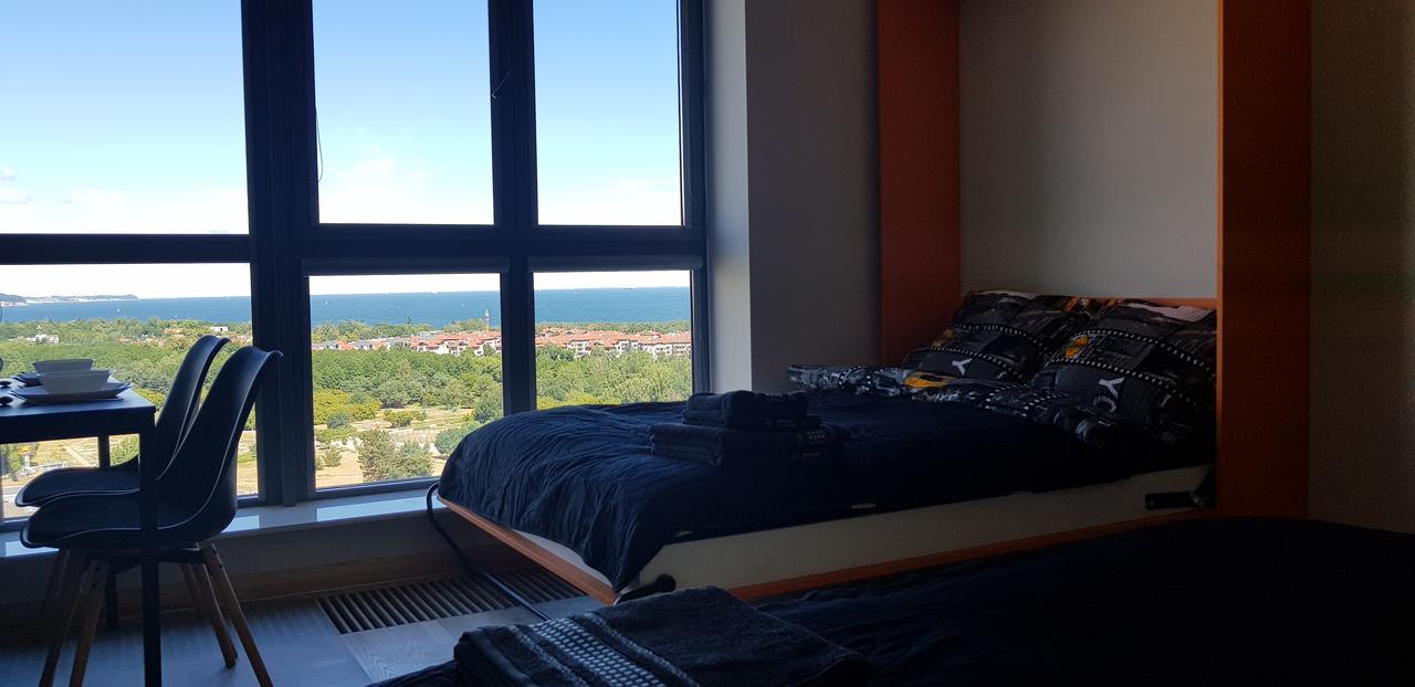 16th Floor View On The Sea And City. 15 Minutes Walk To The Beach. *