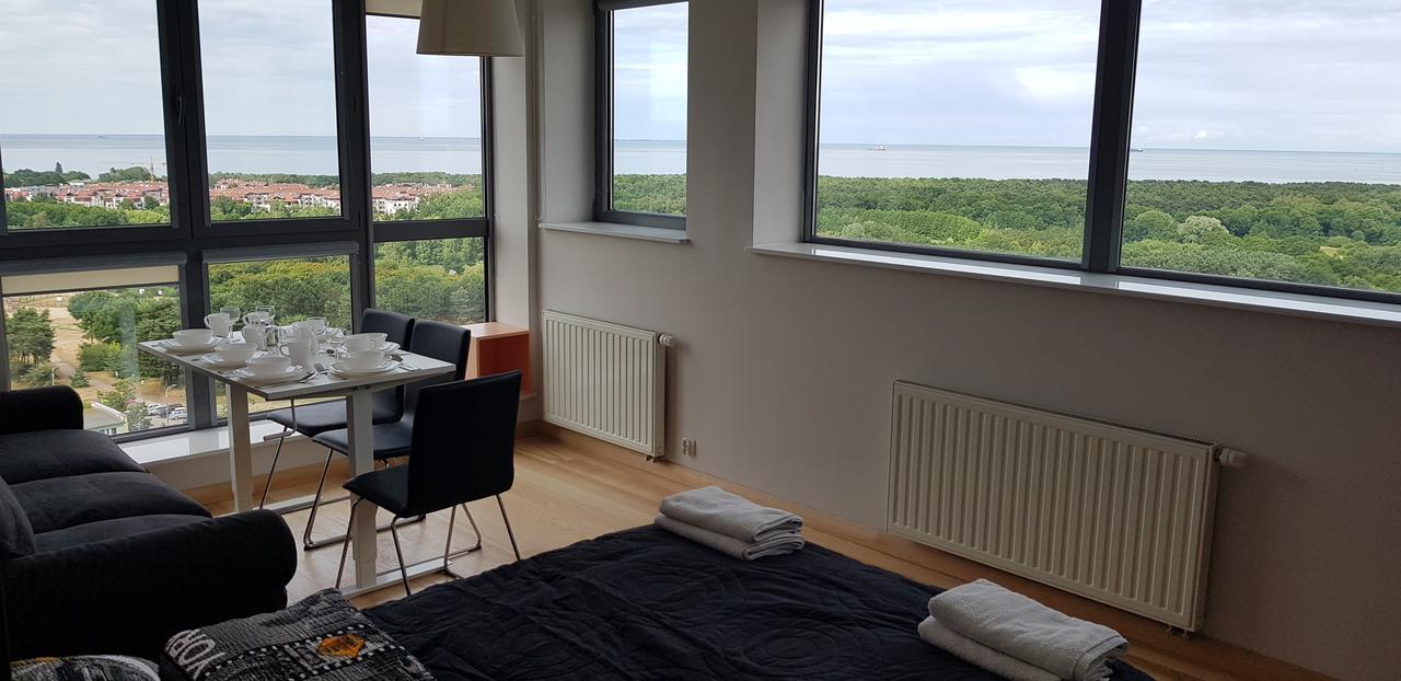 Leilighet 16th Floor View On The Sea And City. 15 Minutes Walk To The Beach. *