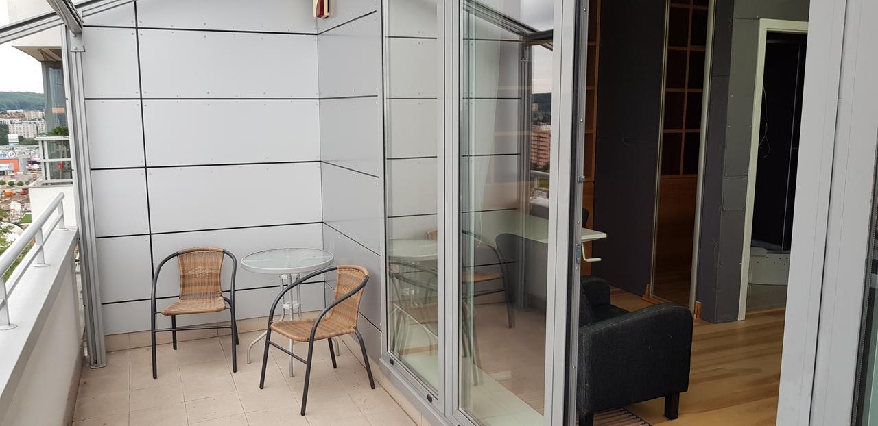 16th Floor View On The Sea And City. 15 Minutes Walk To The Beach. Leilighet *